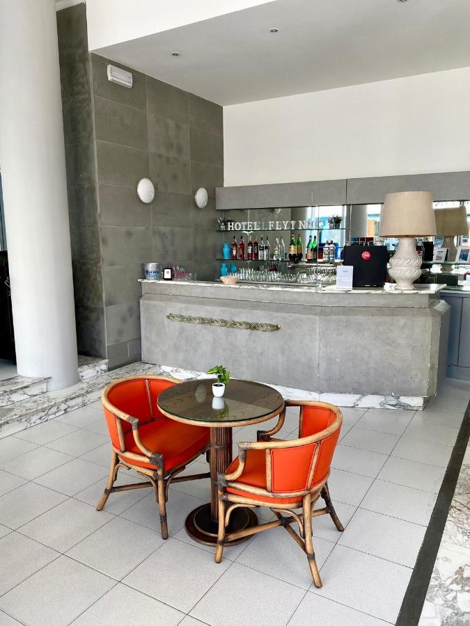 Hotel Flying بيزارو المظهر الخارجي الصورة