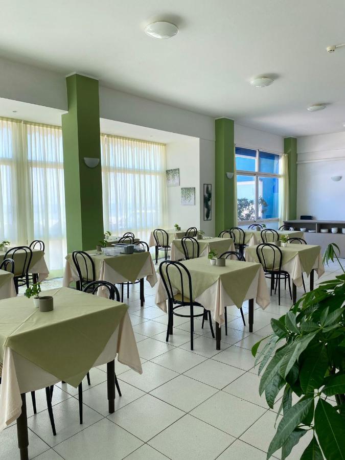 Hotel Flying بيزارو المظهر الخارجي الصورة