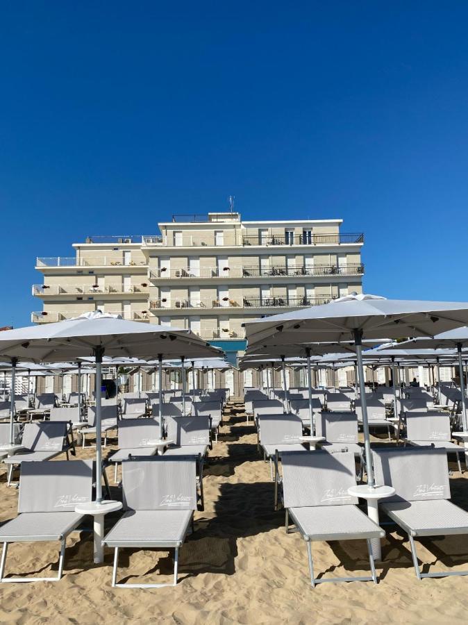 Hotel Flying بيزارو المظهر الخارجي الصورة
