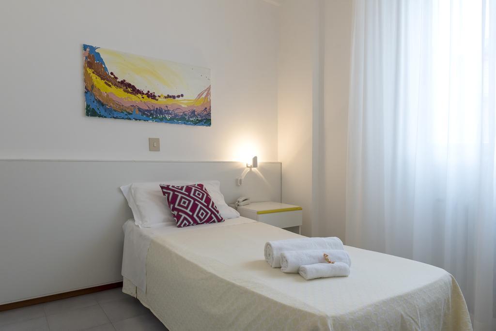 Hotel Flying بيزارو المظهر الخارجي الصورة