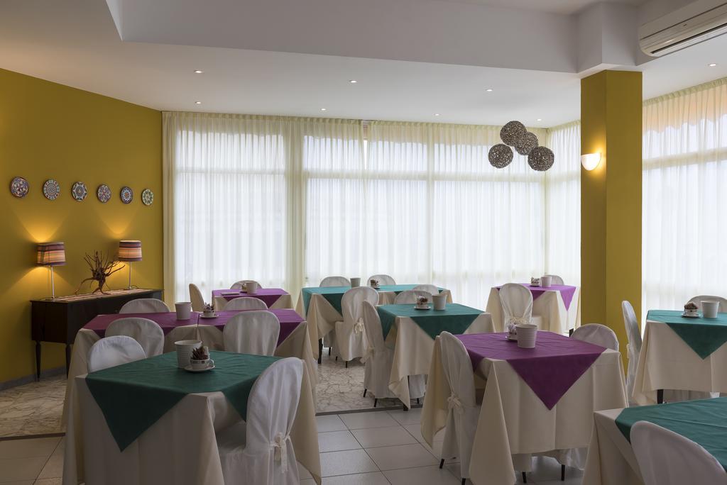 Hotel Flying بيزارو المظهر الخارجي الصورة
