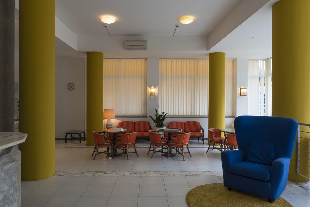 Hotel Flying بيزارو المظهر الخارجي الصورة
